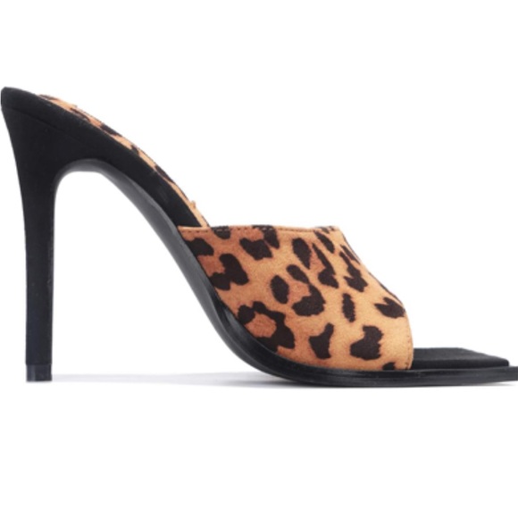 Brand new without tag/box Cape Ribbon Square Toe High Heeled Shoes - Picture 2 of 6